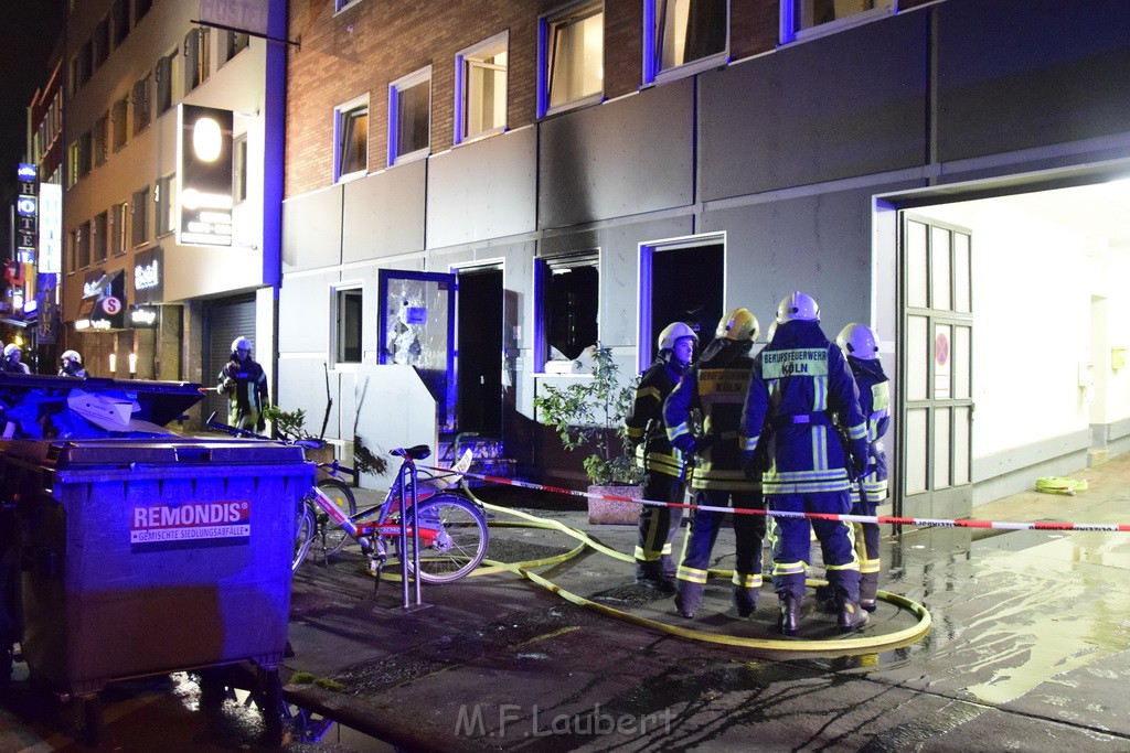 Feuer 2 Koeln Altstadt Nord Marzellenstr P20.JPG - Miklos Laubert